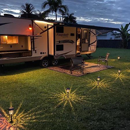 Cozy Camper - Free Parking Hotel Miami Luaran gambar